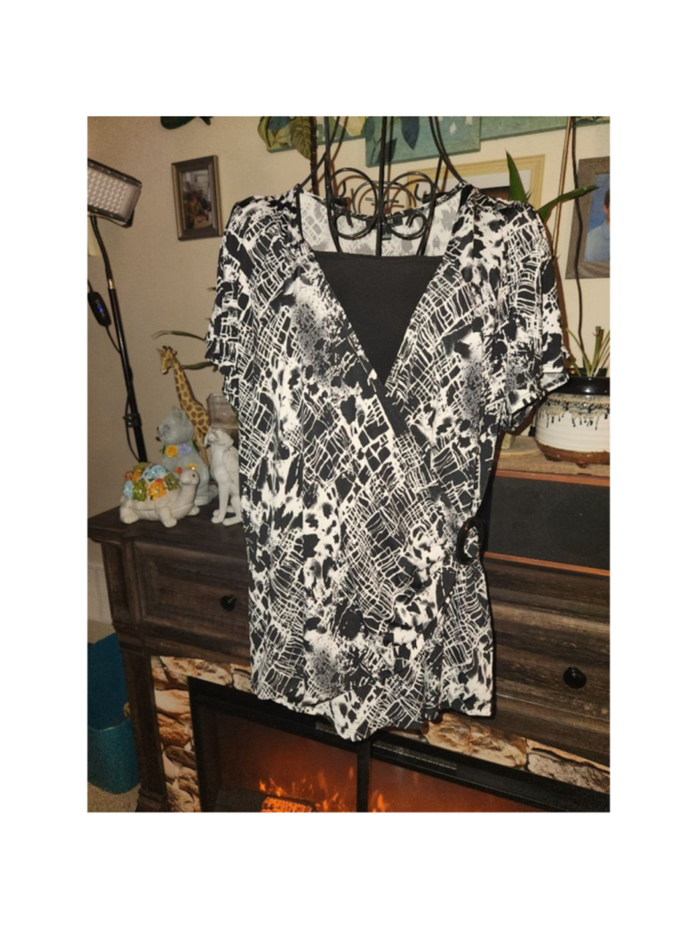 ELEMENTZ Short Sleeve Blouse Size L Black White Abstract Print